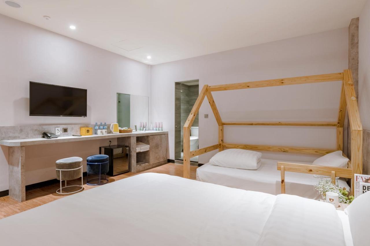 Prince Hotel Цзяоси Экстерьер фото