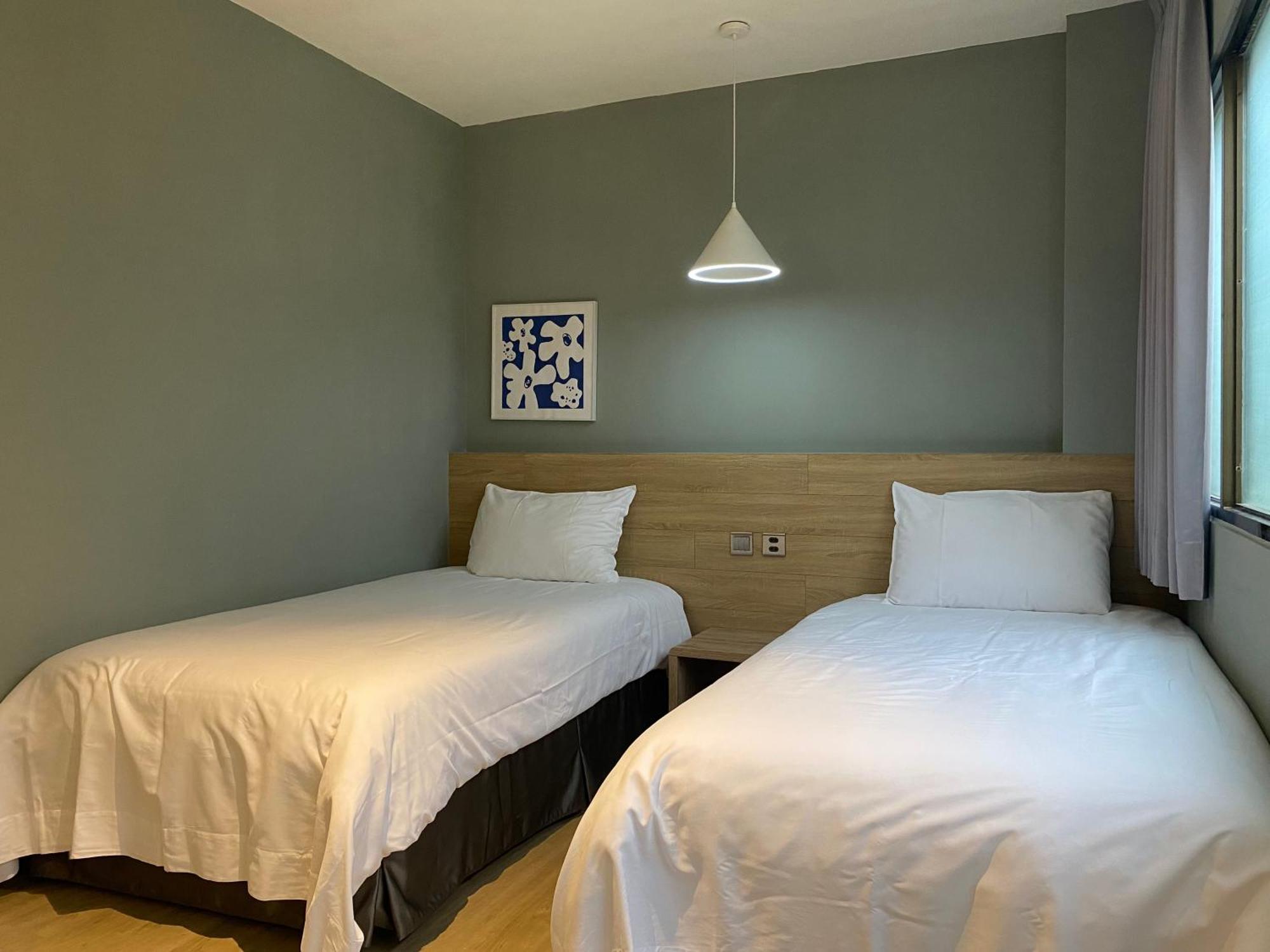 Prince Hotel Цзяоси Экстерьер фото