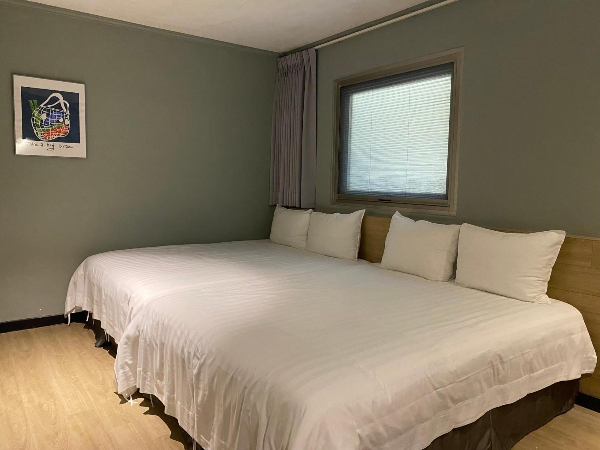 Prince Hotel Цзяоси Экстерьер фото