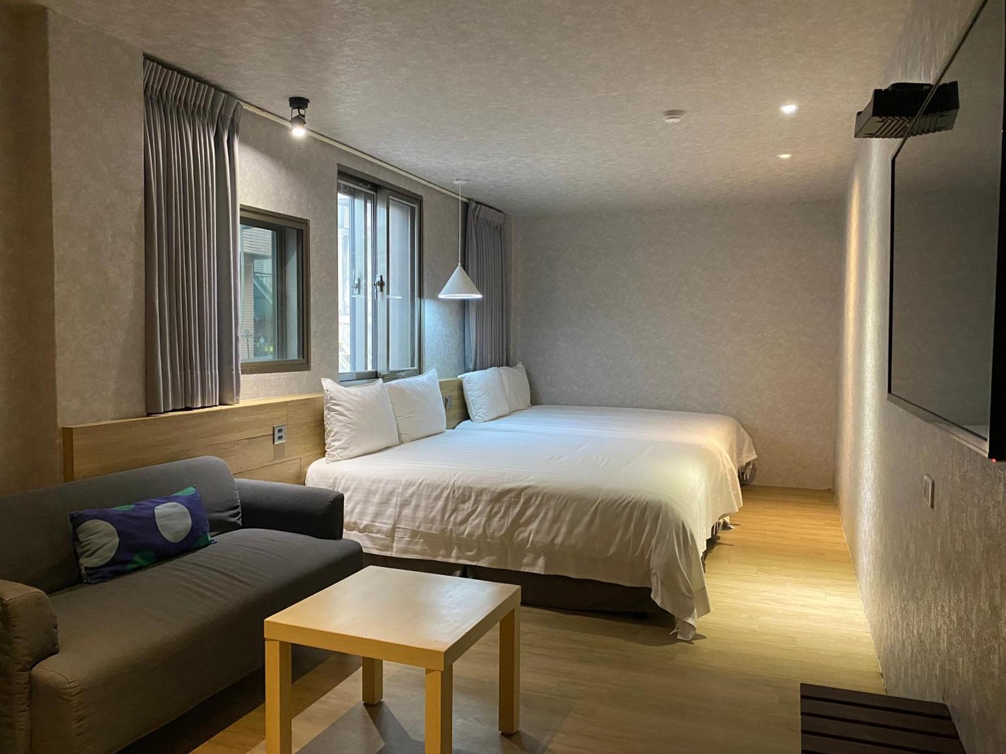 Prince Hotel Цзяоси Экстерьер фото